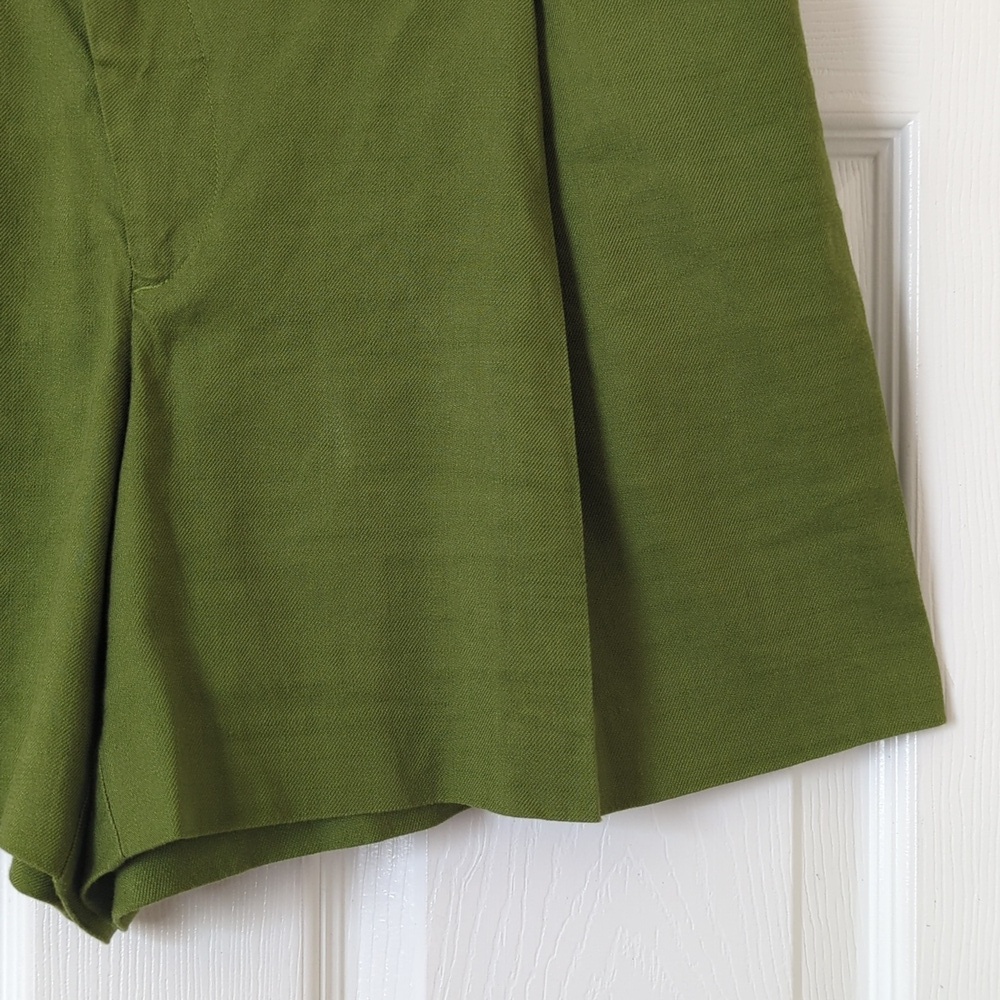 Cabi Traipse Soft Linen Blend Pleated High Rise Wide Leg Midi Shorts Avocado 6 - Picture 9 of 12